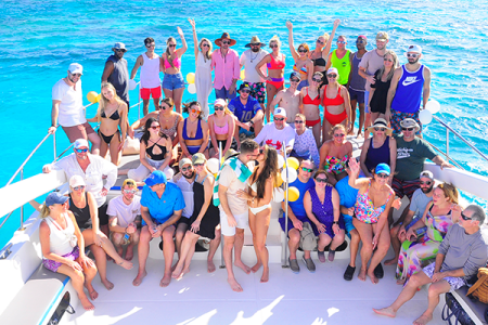 Private Boat Cruise Experience with Snorkeling, Open Bar and Free Drinks (per group of 15)